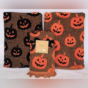 Deborah Connolly Halloween Pumpkins Reversible Bath Towels - 4-pc set